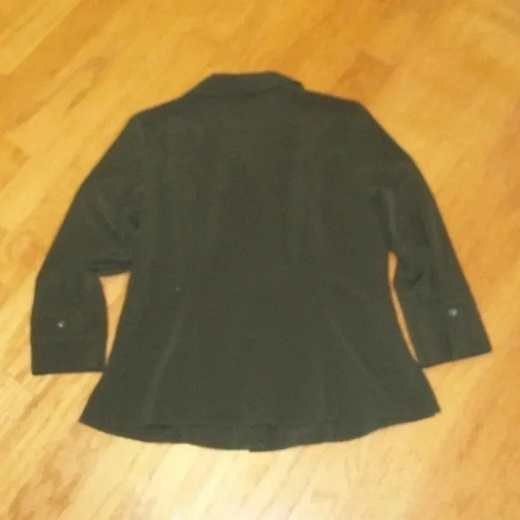 Dressbarn size medium 3/4 sleeve button up shirt - Picture 4 of 4